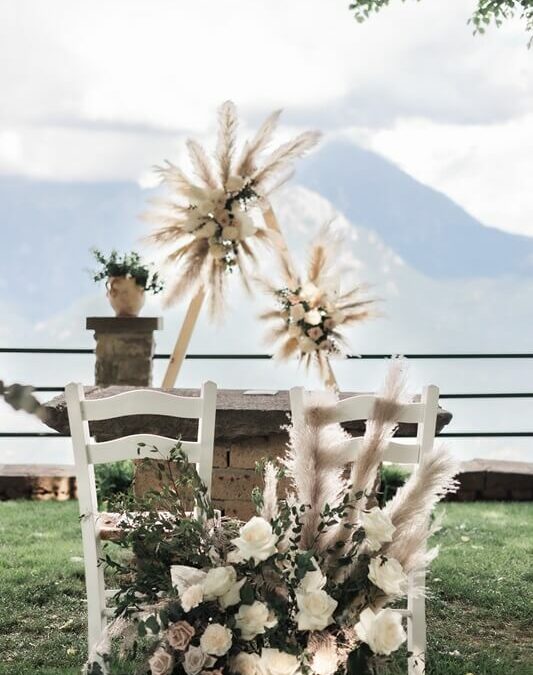 Matrimonio con le pampas vista lago – Ning e Marco